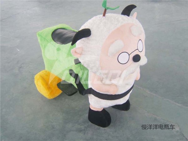 最受儿童欢迎的慢羊羊村长动物造型毛绒电瓶车