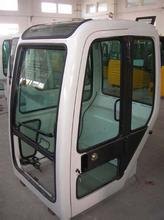 日立370挖掘机驾驶室