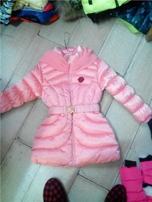 供应品牌童装棉衣　羽绒服亏本处理 您好！ 　深圳