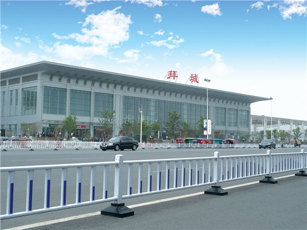 供应邢台抢手的公路护栏 选择拓达护栏