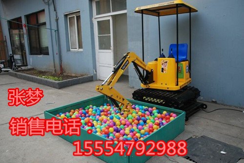 亲自动手操作儿童开挖掘机【儿童游乐设备挖掘机】