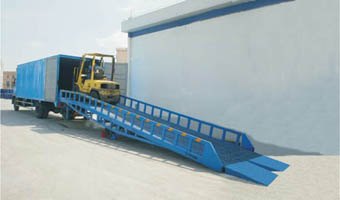 移动式液压登车桥的具体使用说明-济南天龙