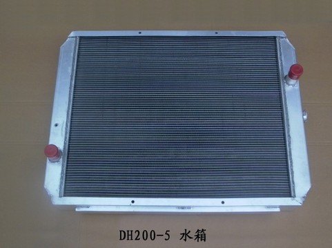 大宇200-5挖掘机水箱