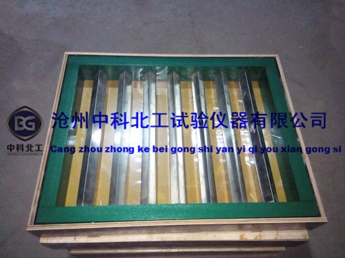 自密实混凝土刀口约束早期开裂试验模