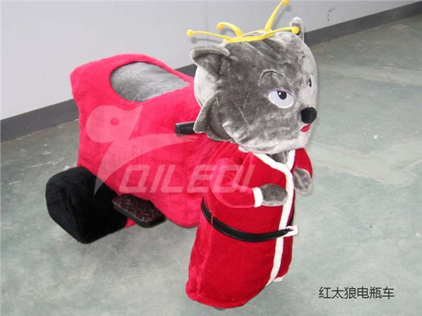红太狼毛绒电瓶车碰碰车儿童乘骑小型游乐设备电瓶车
