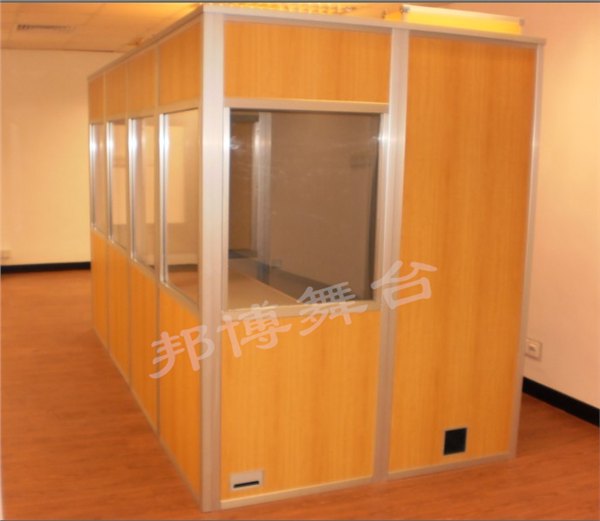 同声传译翻译间