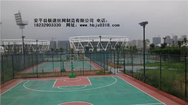 足球场围网厂家，极速球场围网灯柱，足球场围网报价