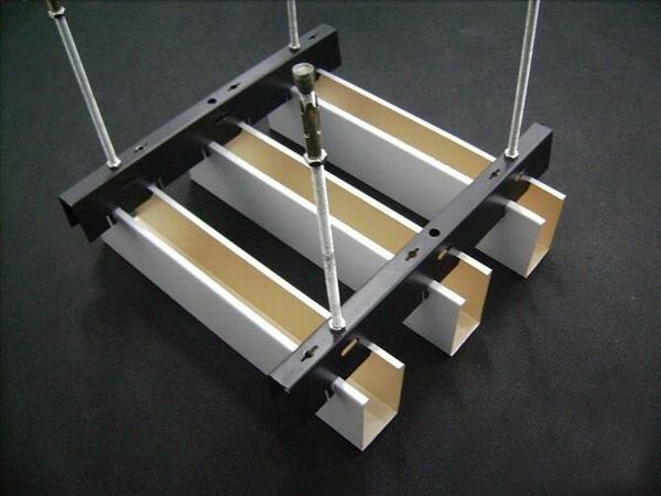 50*100mm商场专用铝方通
