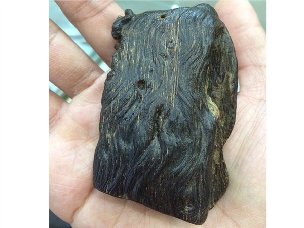 性价比最高的沉香工艺品由惠星堂木雕工艺品公司提供