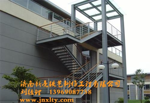山东济南铁艺楼梯 旋转铁艺楼梯 连廊铁艺楼梯 锻