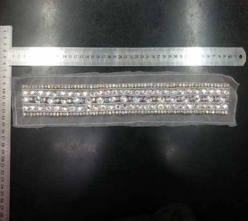 服装钉珠配件加工_宇瑶制衣厂手工钉珠来样订做