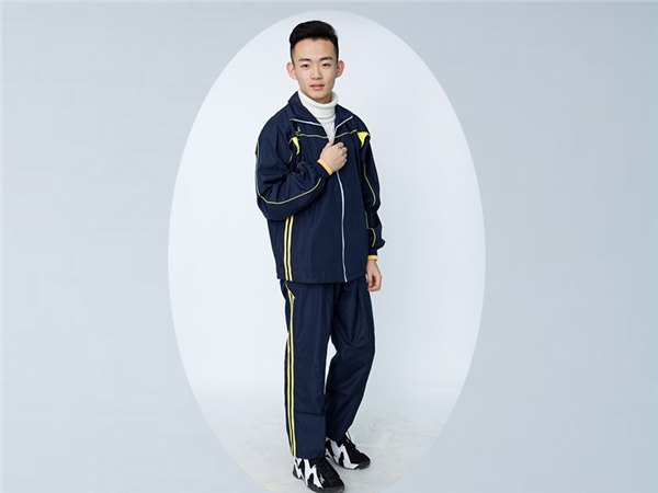 您还在苦苦寻找校服生产加工订做厂家吗，快来临沂华