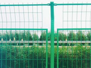 高速公路护栏网隔离网春旺专业生产