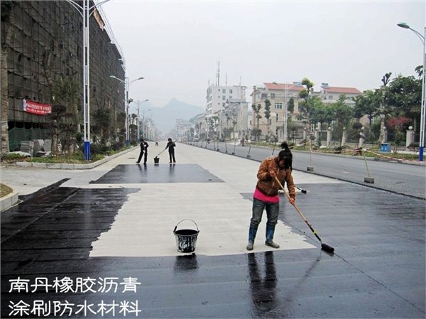 橡胶沥青路面施工方案：南宁一级的橡胶沥青路面施工