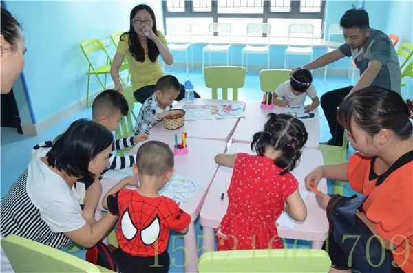 婴幼儿小饭桌加盟费用