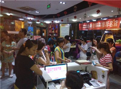 顶级餐饮大师助您开云南蒸汽石锅鱼加盟店，你还犹豫
