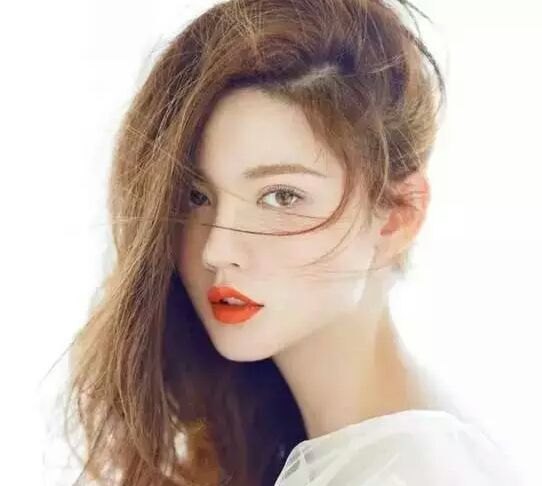 重庆最专业的美发培训学校伊诺魅影给大家介绍头发长