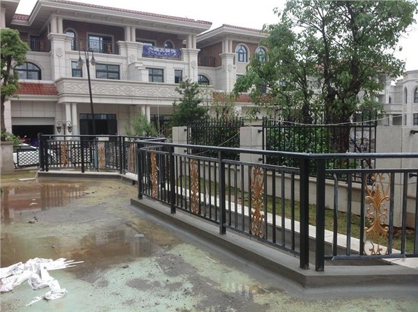 泉州地区最有性价比的铝合金庭院护栏——铝合金庭院