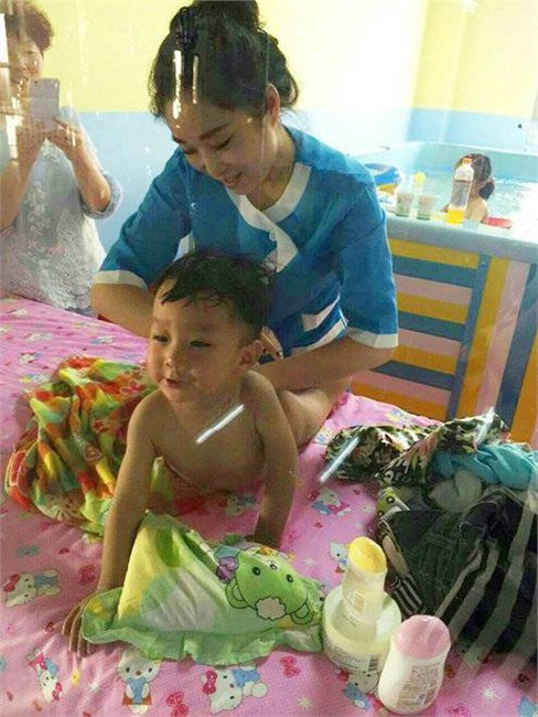 婴儿游泳师的精彩人生|婴儿游泳师|游泳馆