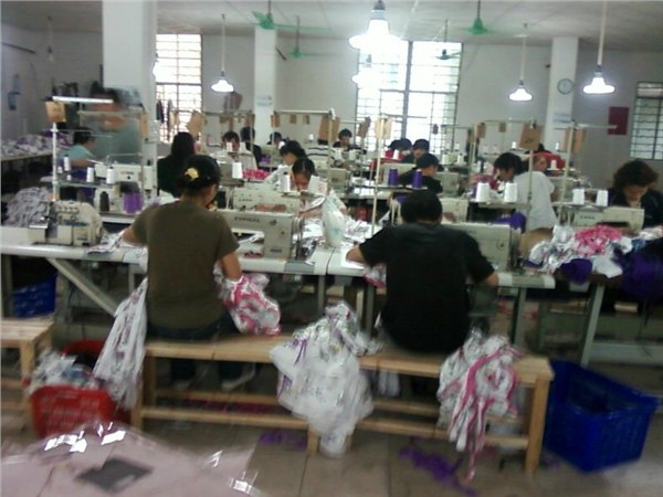 供应惠州质量好的元通实业旗下彩姿品牌服饰：广州服