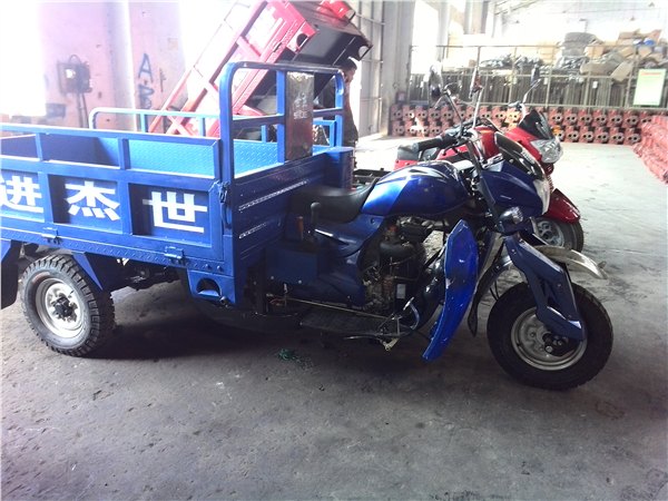 世杰牌轴传动柴油摩托车/柴油摩托车带前后加力