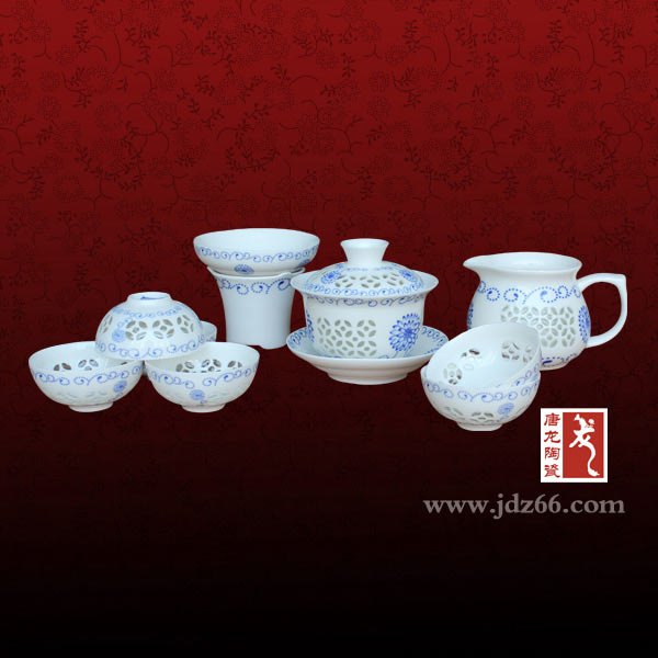 手绘茶具套装 小巧别致的手绘茶具套装