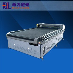 深圳浙江服装3518机型激光切割机，全自动送料服装激光裁剪机