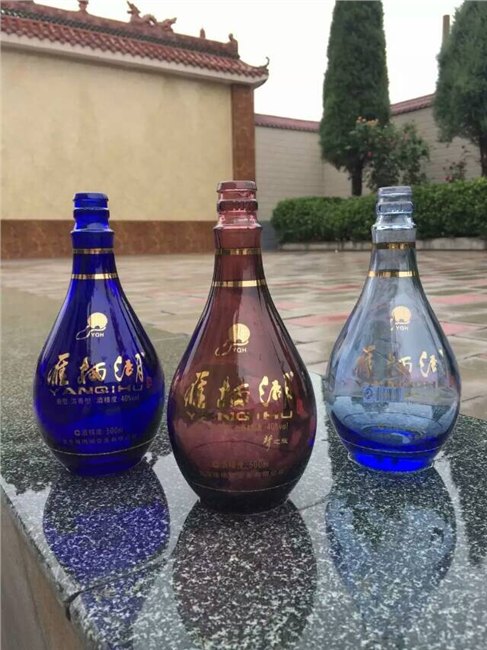 厂家供应各类有色玻璃瓶 款式齐全可定制