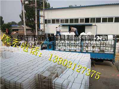 定做路沿石模具到保定润达。价格实惠，品质保证