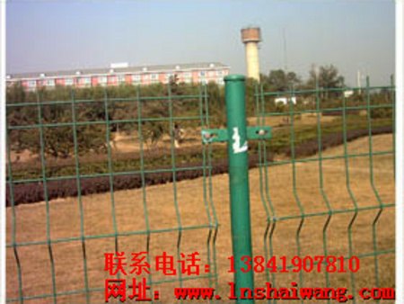 现在性价比高的护栏网价格行情 ：双边护栏网