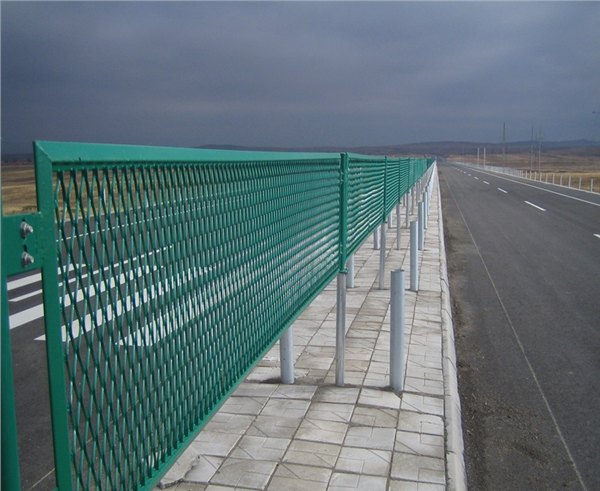 辽宁高速公路护栏网、双边护栏网、刺绳护栏网