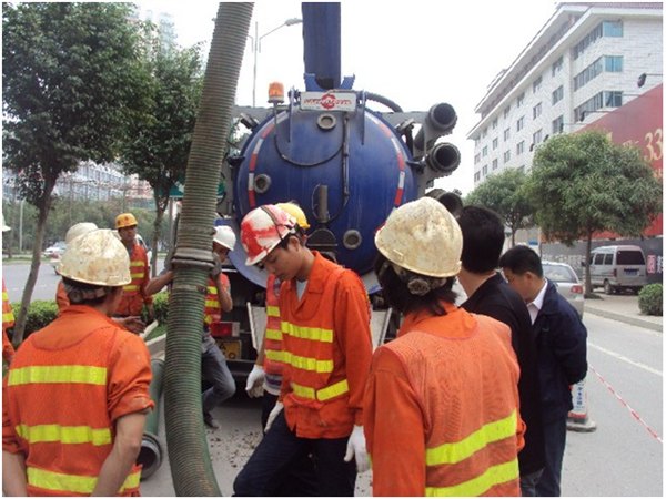 余杭区径山镇环卫所抽粪