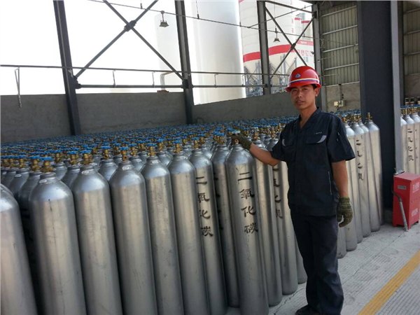 专业的二氧化碳，大量供应价位合理的二氧化碳