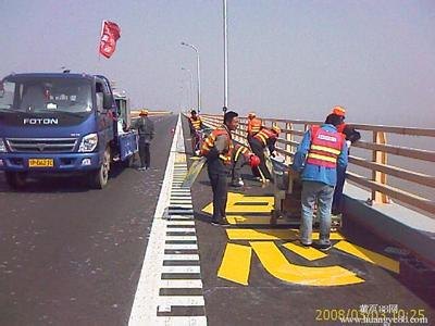 重庆合川道路热熔划线