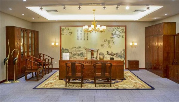 具有性价比的古典办公家具推荐给你  _办公家具价