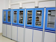 南宁艾科普实验设备提供好用的广西实验室药品柜 实