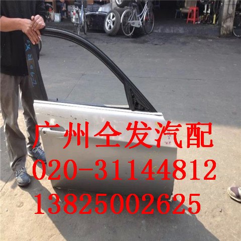 供应奔驰C200前后车门/保险杠原装拆车件