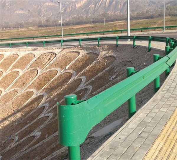 龙岩波形护栏 高速护栏板 波形梁钢护栏 道路护栏防撞双波护栏