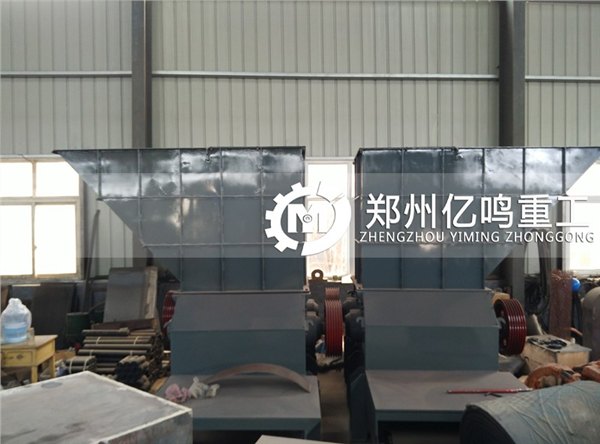 木头粉碎机郑州亿鸣最具有实力的厂家