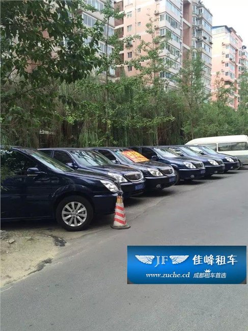 成都正规汽车租赁公司Y成都旅游租车公司Y成都南门