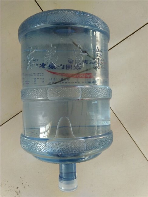 大桶水 桶装水  放心水  青州市亿百康山泉有限