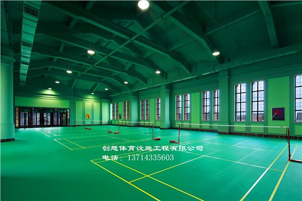室外羽毛球比赛场地铺设什么地板材料最好