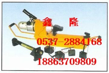 液压尖轨调整器
