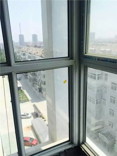威海铝型材厂||跃龙门防盗门||平开金钢网纱窗|
