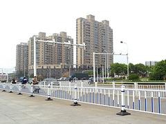 嘉峪关喷塑护栏：市场上优质的道路护栏在哪里可以找