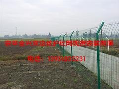 中国铁丝防护网_哪里能买到特价圈地铁丝网