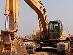 质量上乘的柳工二手挖掘机业内价格 南宁二手挖掘机