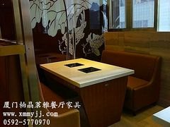 知名企业供应直销新品火锅桌，石狮烤肉店桌椅