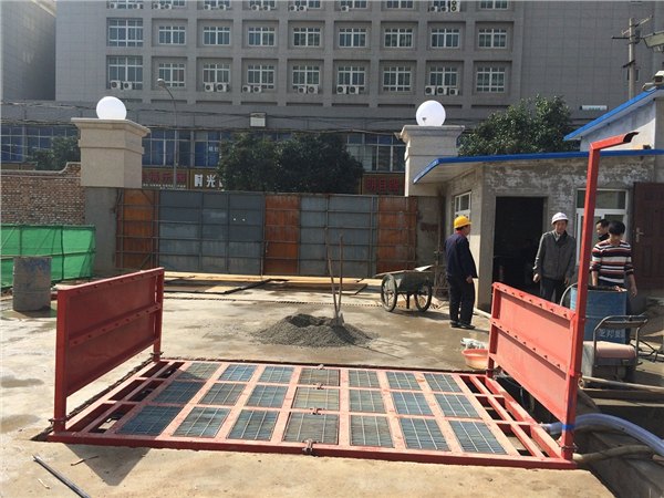 厂家安装朔州吕梁BCXLJ-2工地洗轮机，建筑工地洗轮机