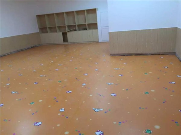 出售南宁好的塑胶地板，广西塑胶地板